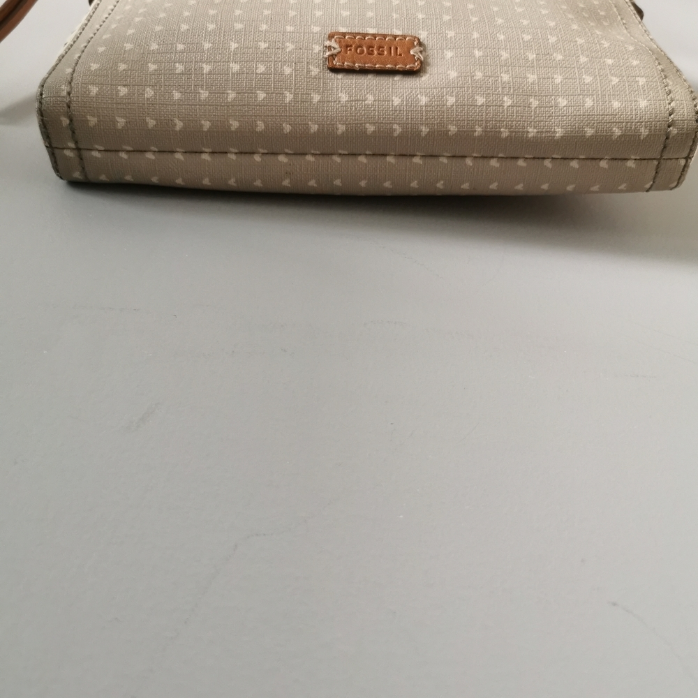 Fossil Crossbody Vegan Bag - Picture 4 of 14